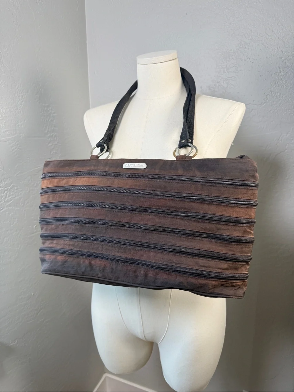 Baggallini Expandable Zip Around Travel Tote Brown Red Large Bag